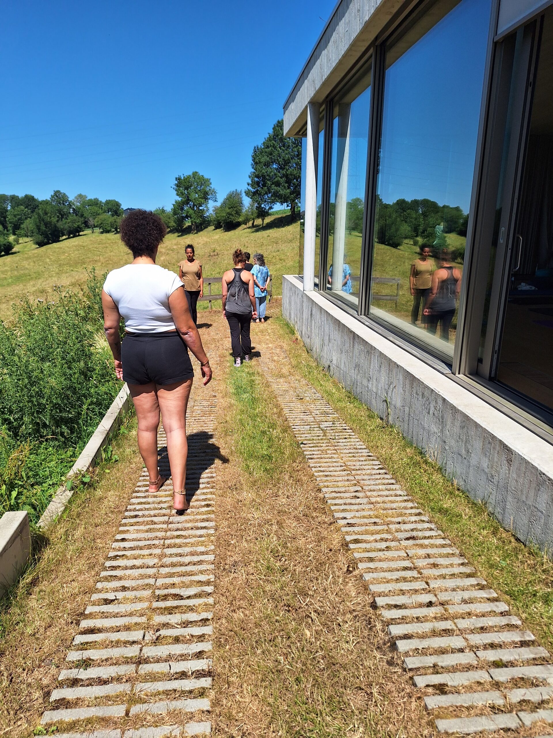 20230624_150733 Extérieur Terre et Source